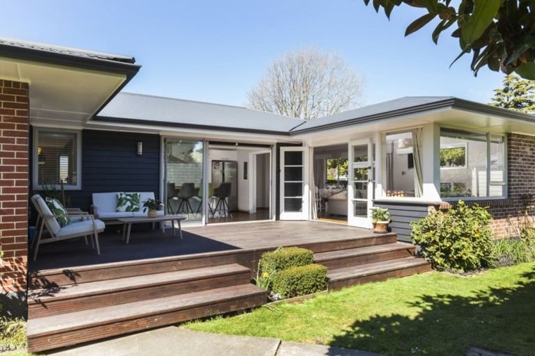 Photo of property in 2 Manor Place, Bryndwr, Christchurch, 8053