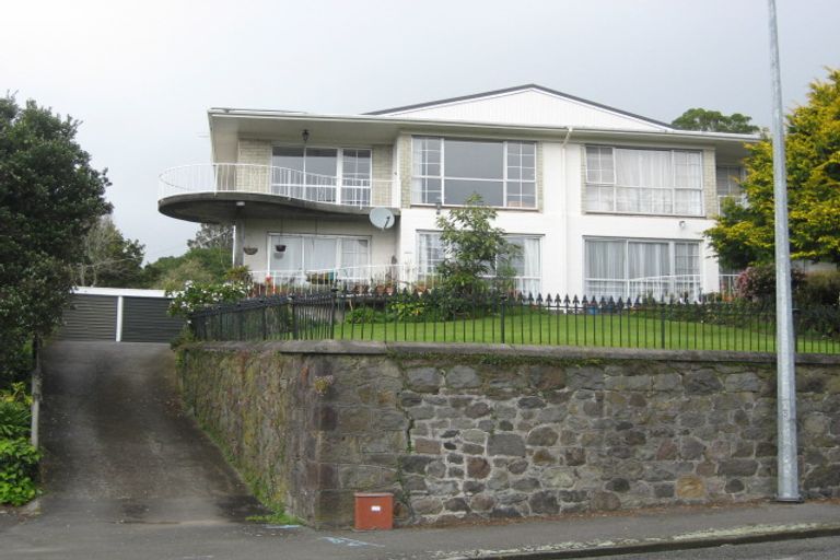 Photo of property in 1/11 Vivian Street, New Plymouth, 4310
