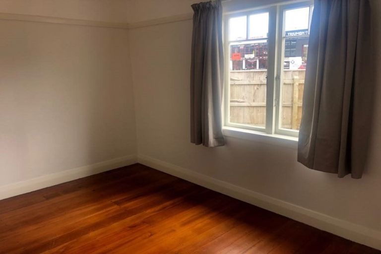 Photo of property in 1a Central Terrace, Alicetown, Lower Hutt, 5010
