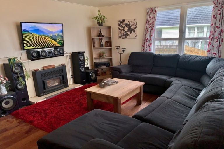 Photo of property in 8 Maire Street, Otaki, 5512