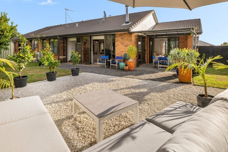 Photo of property in 5 Seabreeze Place, Papamoa Beach, Papamoa, 3118