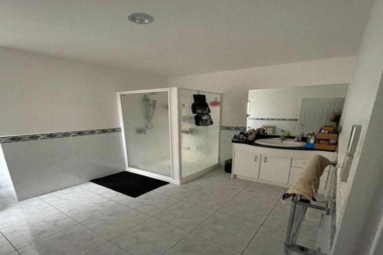 Photo of property in 11 Rosses Place, Pinehill, Auckland, 0632