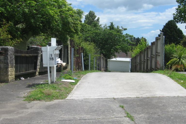 Photo of property in 16 Lismore Place, Papatoetoe, Auckland, 2025