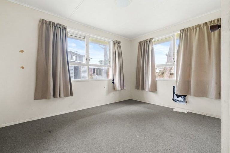 Photo of property in 10 Leonard Place, Otara, Auckland, 2023