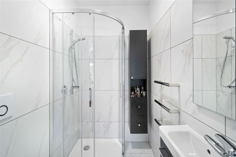 Photo of property in 56 Dyers Pass Road, Cashmere, Christchurch, 8022