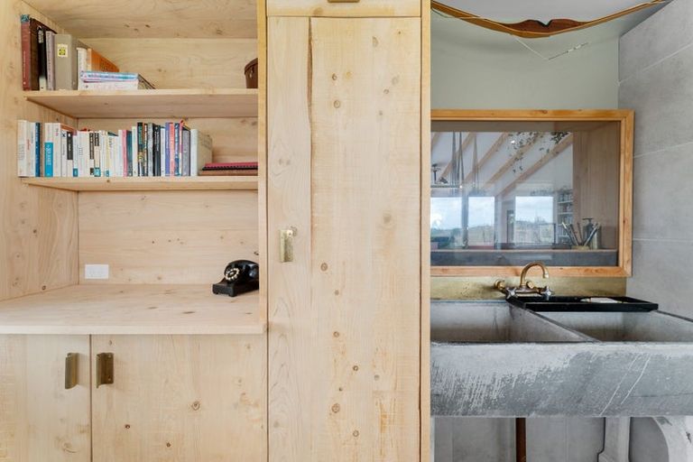 Photo of property in 236 Kiwitahi Road, Helensville, 0875