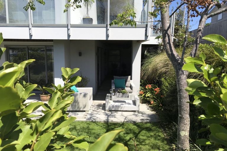 Photo of property in 292 Oceanbeach Road, Mount Maunganui, 3116