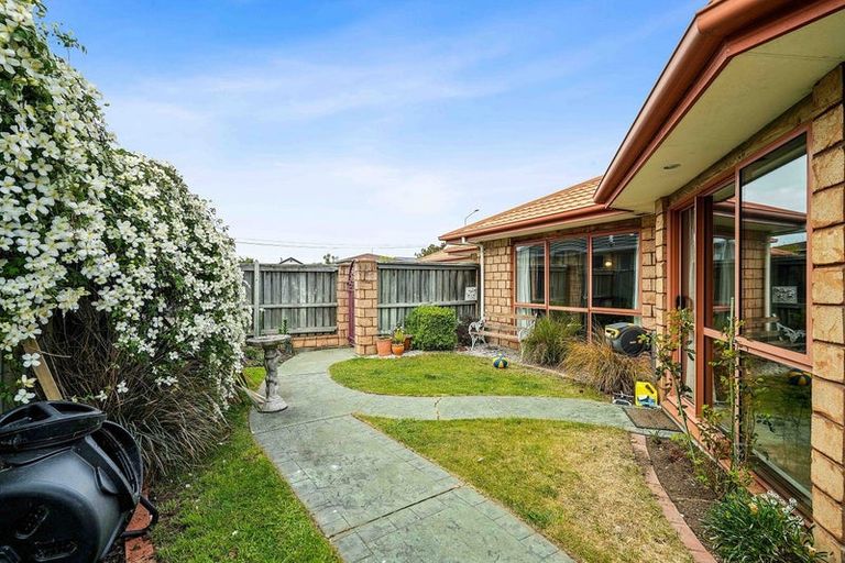 Photo of property in 30 Inwoods Road, Parklands, Christchurch, 8083