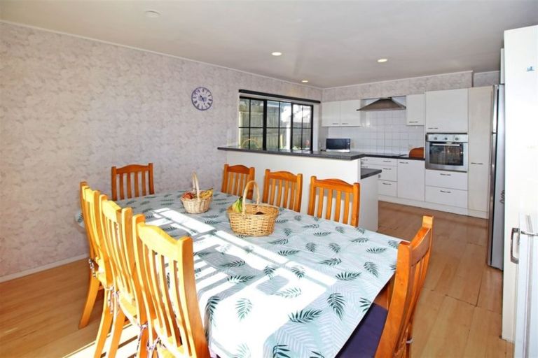 Photo of property in 204 Whitford Road, Shamrock Park, Auckland, 2016