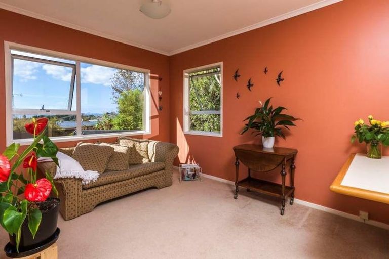 Photo of property in 17 Penning Road, Milford, Auckland, 0620