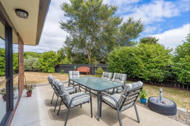 Photo of property in 5 Fytfield Place, Paraparaumu, 5032