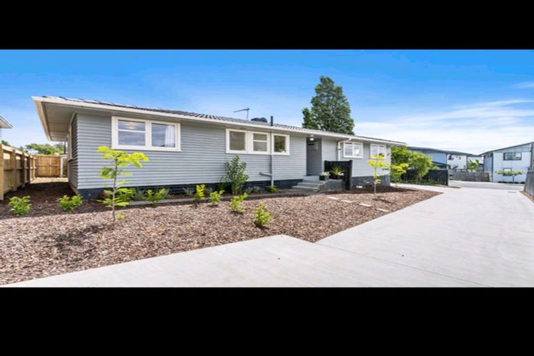 Photo of property in 24 Hayman Place, Beach Haven, Auckland, 0626