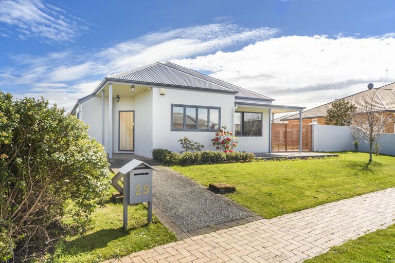 Photo of property in 29 Clearview Drive, Milson, Palmerston North, 4414