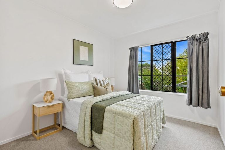 Photo of property in 96a Sturges Road, Henderson, Auckland, 0612