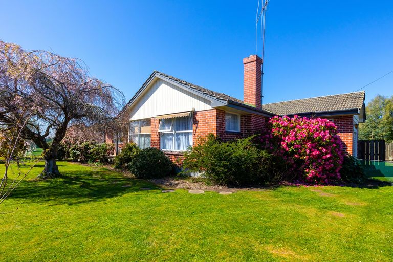 Photo of property in 2 North Street, Winchester, 7985