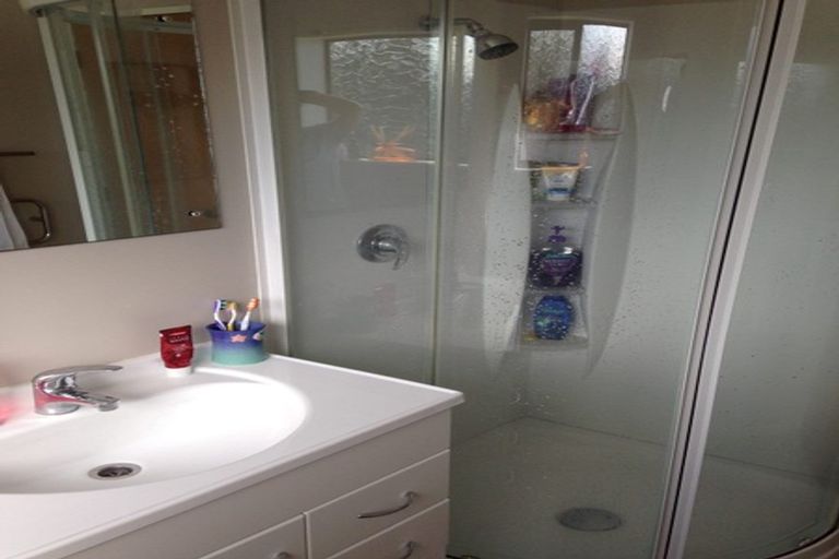 Photo of property in 6a Laredo Grove, Totara Park, Upper Hutt, 5018