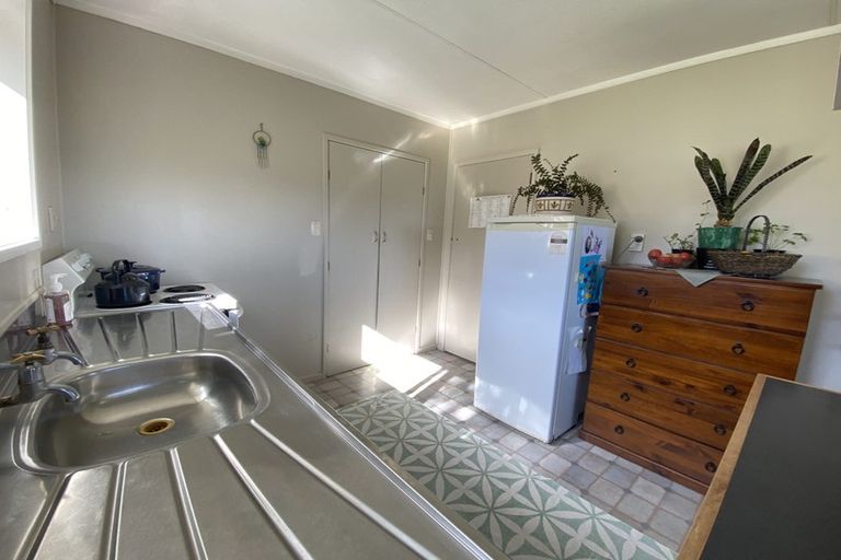 Photo of property in 15 Ngatawhiti Road, Te Kopuru, 0391