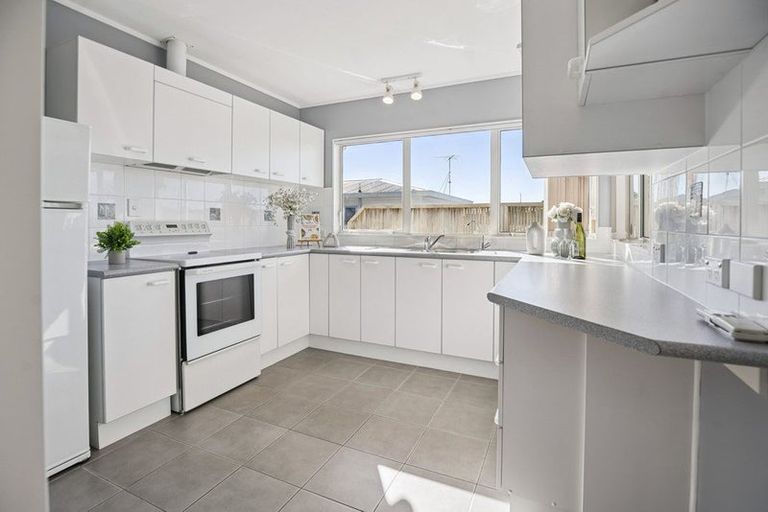 Photo of property in 36b Charlotte Street, Stanmore Bay, Whangaparaoa, 0932