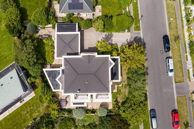 Photo of property in 20 Chateau Drive, Burnside, Christchurch, 8053