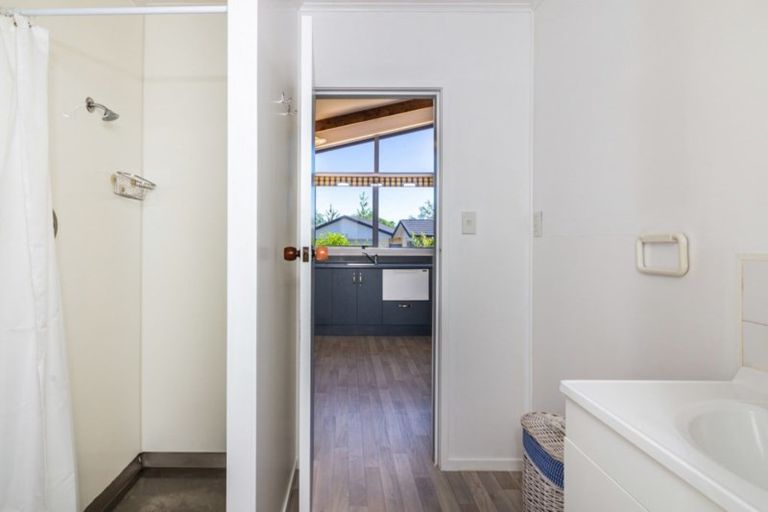 Photo of property in 26 Matuku Street, Two Mile Bay, Taupo, 3330