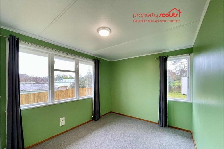Photo of property in 50 Endeavour Street, Marfell, New Plymouth, 4310