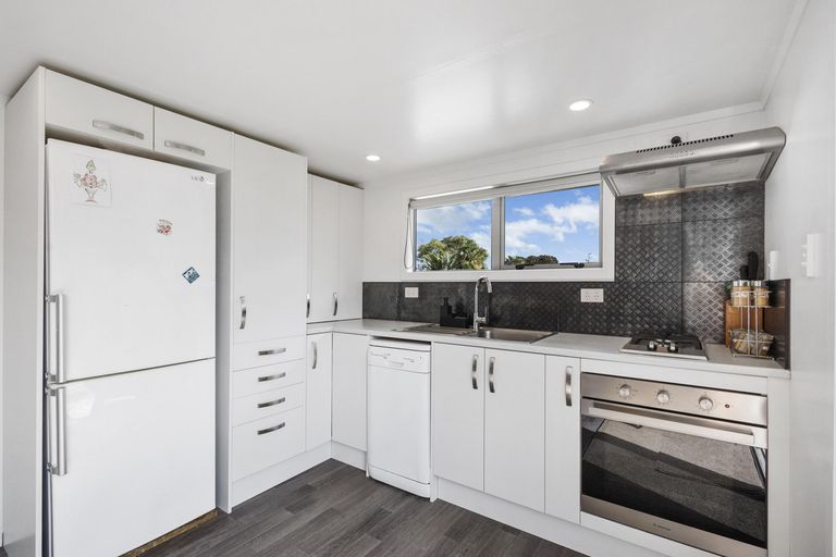 Photo of property in 34 Rhonda Avenue, Deanwell, Hamilton, 3206