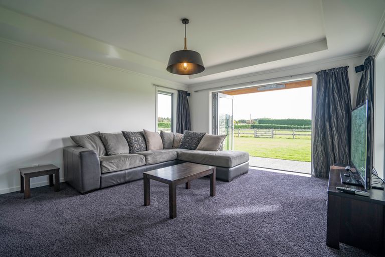 Photo of property in 15 Wilcox Road, Seaward Bush, Invercargill, 9871