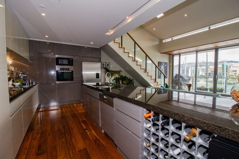 Photo of property in Clyde Quay Wharf, 3b/5 Clyde Quay Wharf, Te Aro, Wellington, 6011