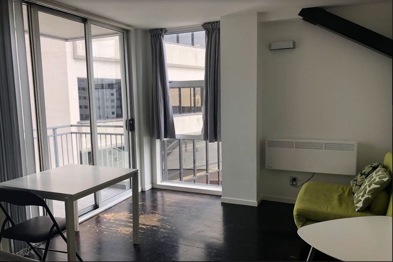 Photo of property in Scotia Tower Apartments, 8a/8 Scotia Place, Auckland Central, Auckland, 1010