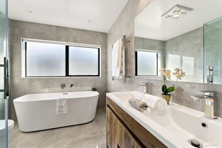 Photo of property in 14 Turret Lane, Hobsonville, Auckland, 0616