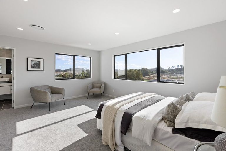 Photo of property in 28 Takurua Terrace, Orewa, 0931