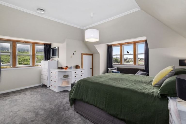 Photo of property in 28 Handyside Street, Tawa, Wellington, 5028