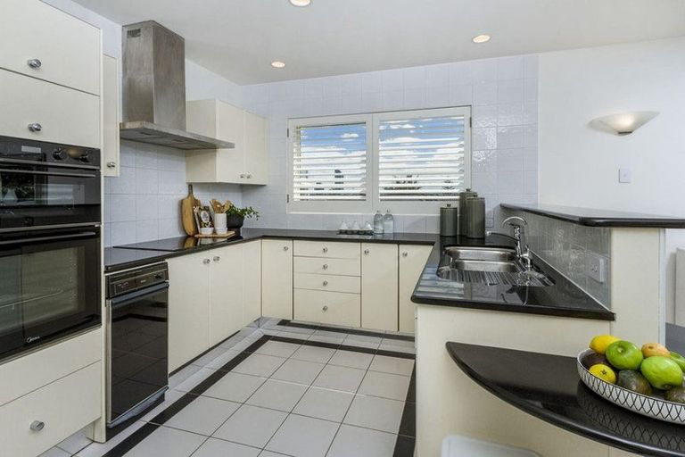 Photo of property in 5/21 Clifton Road, Hauraki, Auckland, 0622