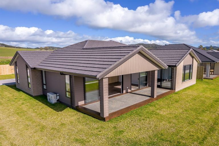 Photo of property in 33 Admiralty Drive, Haruru, 0204