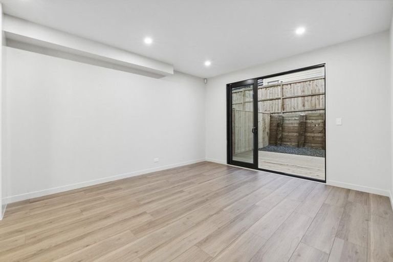 Photo of property in 30b Hearth Street, Flat Bush, 2019