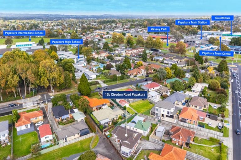 Photo of property in 2/13 Clevedon Road, Papakura, 2110