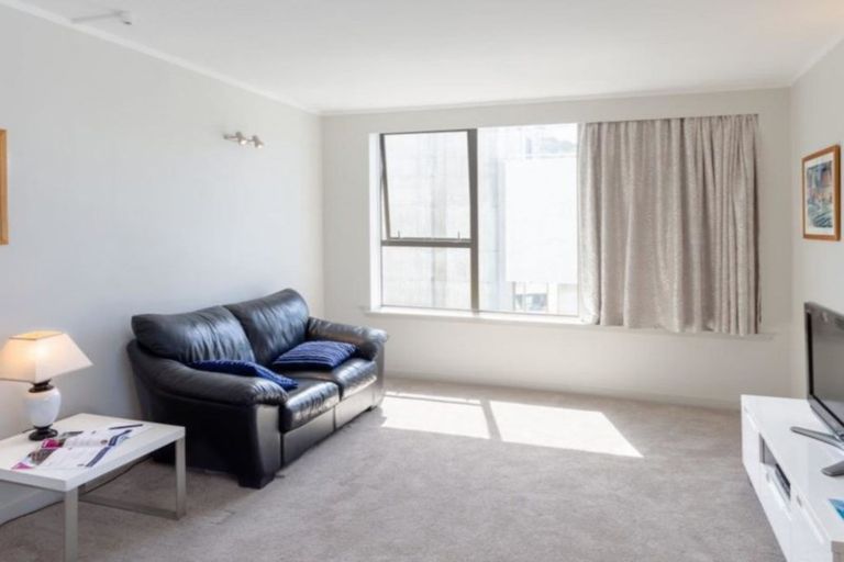 Photo of property in Hobson Court Flats, 54/70 Hobson Street, Thorndon, Wellington, 6011