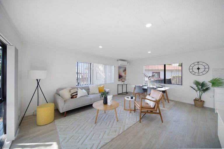 Photo of property in 2/230 Finlayson Avenue, Clendon Park, Auckland, 2103