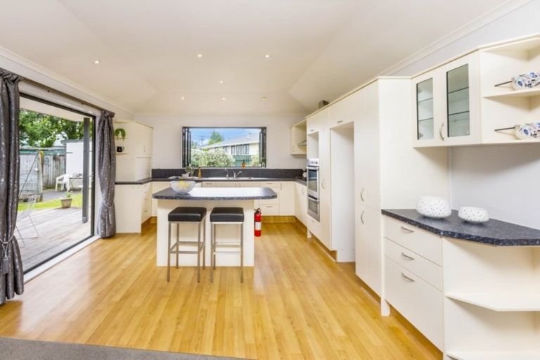 Photo of property in 30 Exchange Street, Ebdentown, Upper Hutt, 5018