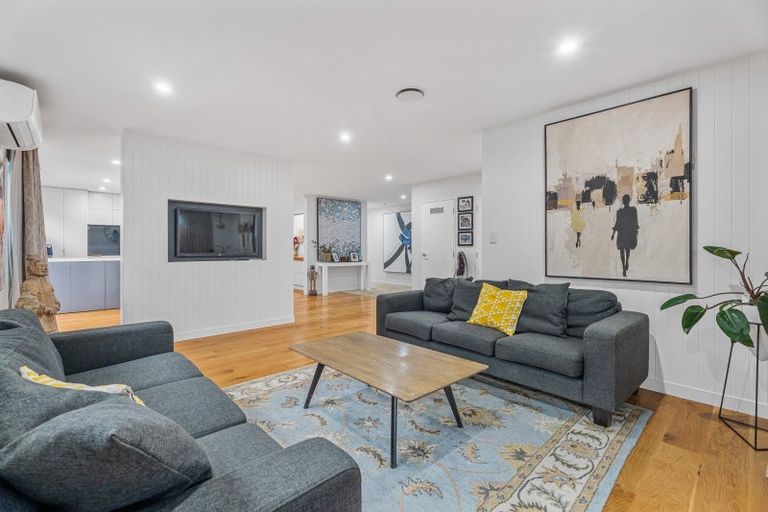 Photo of property in 187a Wallace Road, Mangere Bridge, Auckland, 2022