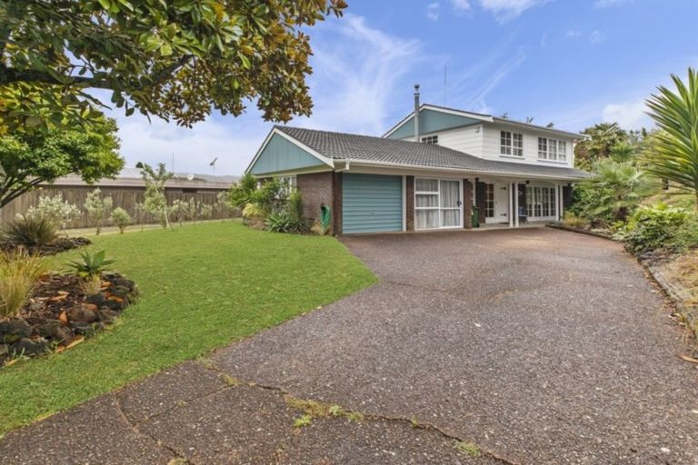 Photo of property in 7 Coulthard Terrace, Opaheke, Papakura, 2113