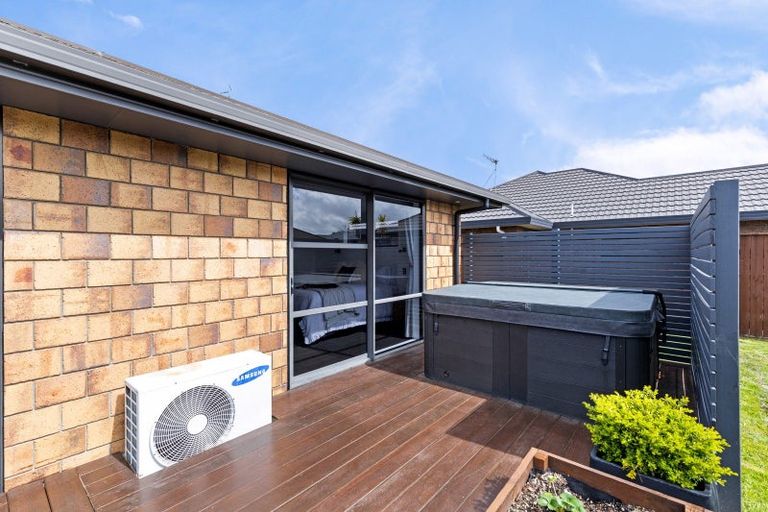 Photo of property in 7 Nevada Way, Kelvin Grove, Palmerston North, 4414