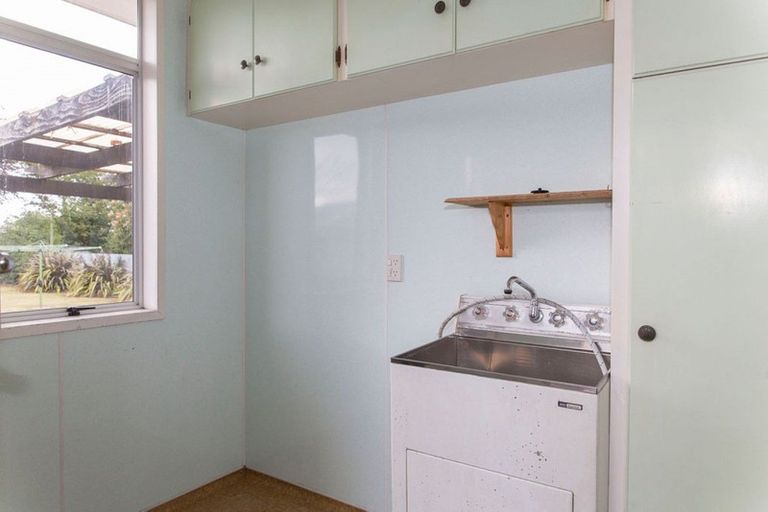 Photo of property in 17 Miller Street, Dannevirke, 4930