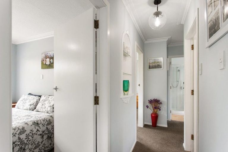 Photo of property in 29 Wades Avenue, Saint Martins, Christchurch, 8022