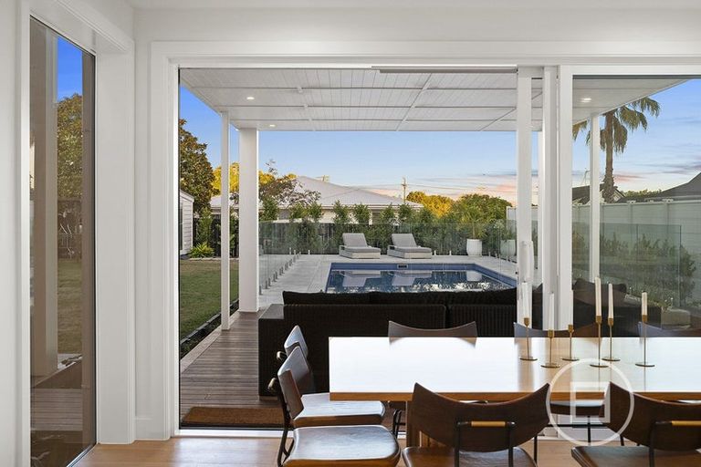 Photo of property in 15 Church Street, Northcote Point, Auckland, 0627