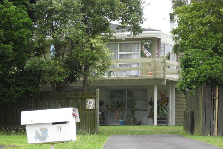 Photo of property in 9 Witla Court, Mangere Bridge, Auckland, 2022