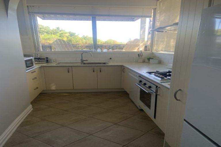 Photo of property in 4/140 Calliope Road, Stanley Point, Auckland, 0624