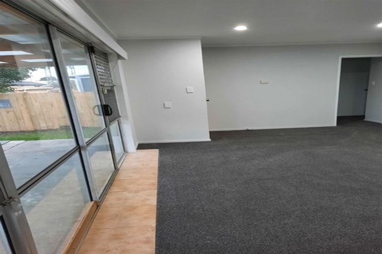 Photo of property in 1/42 Kenderdine Road, Papatoetoe, Auckland, 2025
