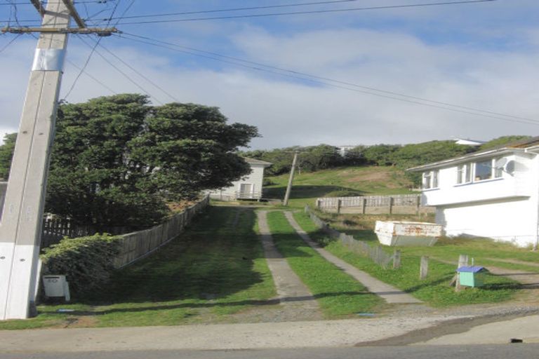Photo of property in 48 Chaffey Crescent, Titahi Bay, Porirua, 5022