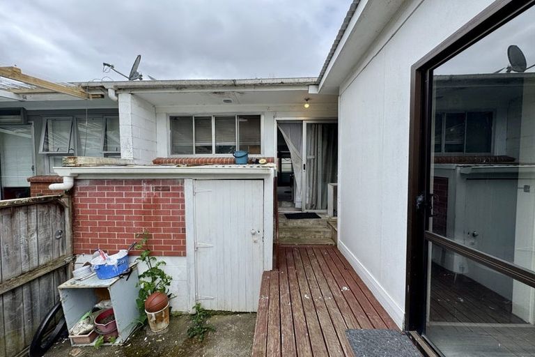 Photo of property in 2/43 Wyllie Road, Papatoetoe, Auckland, 2025